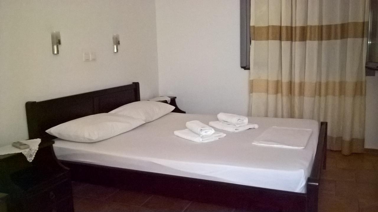 Petradi Aparthotel Livadi  Bagian luar foto